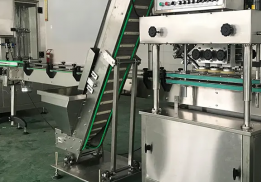 China Automatic Twisting Capping Machine